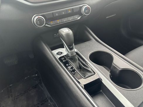 Used 2025 Nissan Altima 2.5 SV FWD image 36