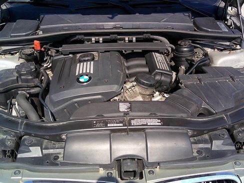 Used 2011 BMW 328i xDrive Sedan AWD/4WD image 30