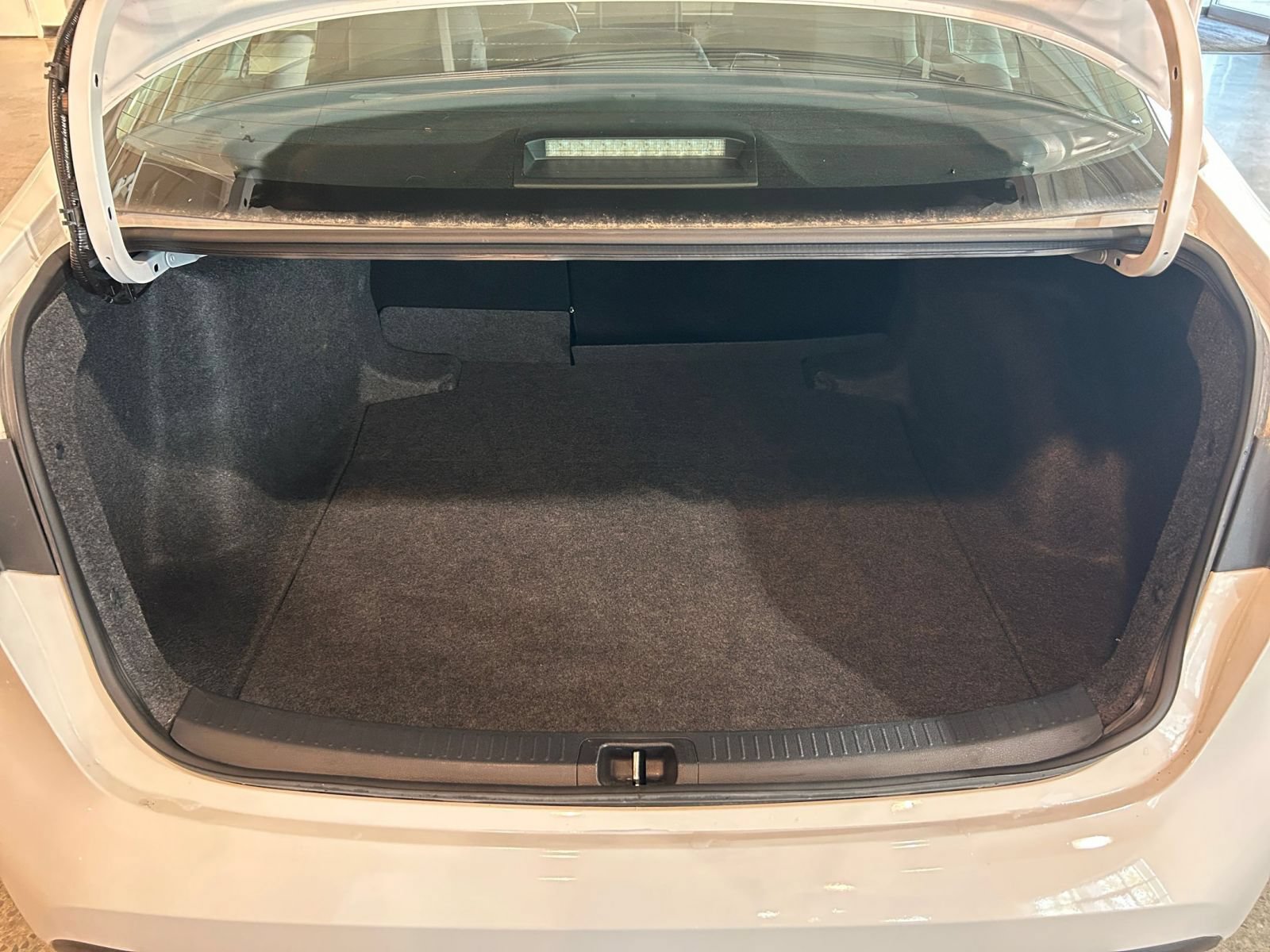 Used 2025 Toyota Corolla LE FWD image 28