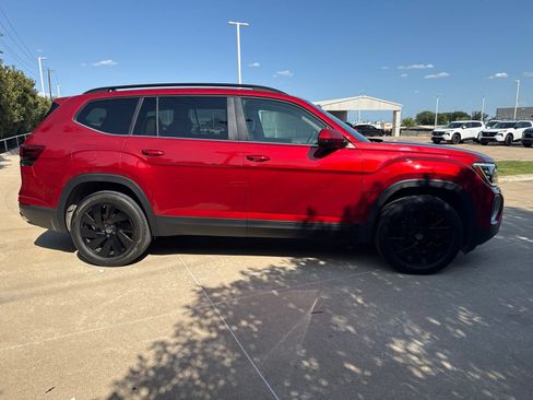Used 2024 Volkswagen Atlas SE FWD image 4