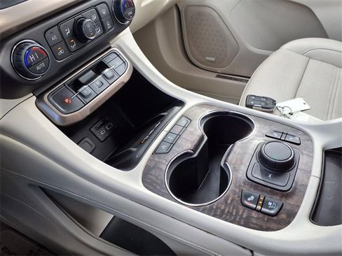Used 2020 GMC Acadia Denali w/ Technology Package image 12