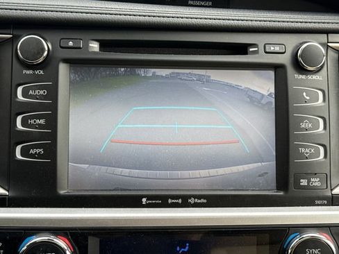 Used 2017 Toyota Highlander XLE image 31