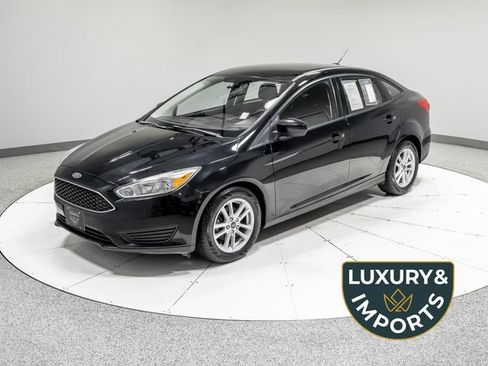 Used 2018 Ford Focus SE FWD image 1