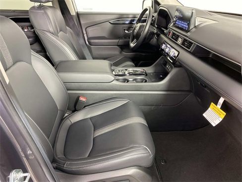 Used 2025 Honda Pilot EX-L image 11