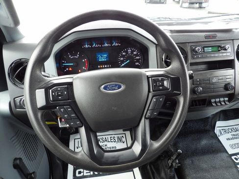 Used 2023 Ford F750 2WD Regular Cab Super Duty image 19