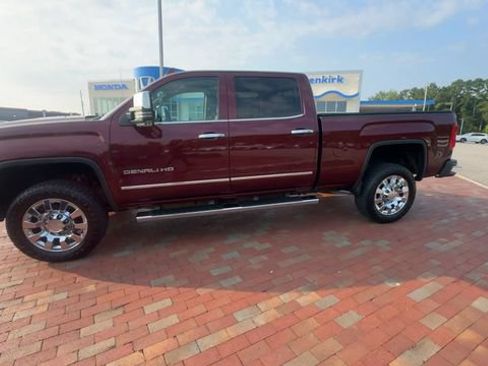 Used 2016 GMC Sierra 2500 Denali w/ Duramax Plus Package AWD/4WD image 7