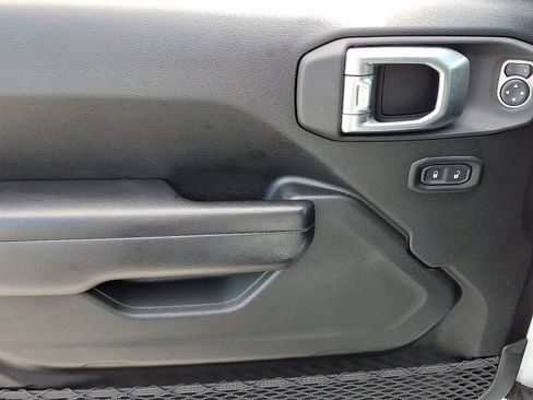 Used 2021 Jeep Wrangler Unlimited Sport image 12