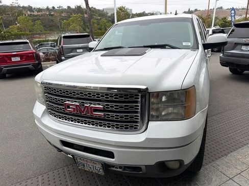 Used 2011 GMC Sierra 2500 Denali AWD/4WD image 1