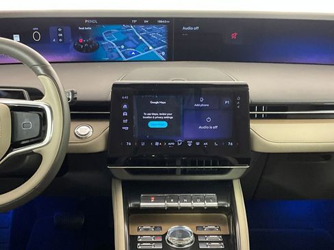 Used 2025 Lincoln Nautilus Reserve image 12