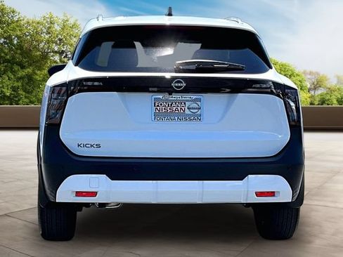 Used 2026 Nissan Kicks SV FWD image 5