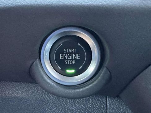 Used 2025 Chevrolet Suburban Z71 AWD/4WD image 9