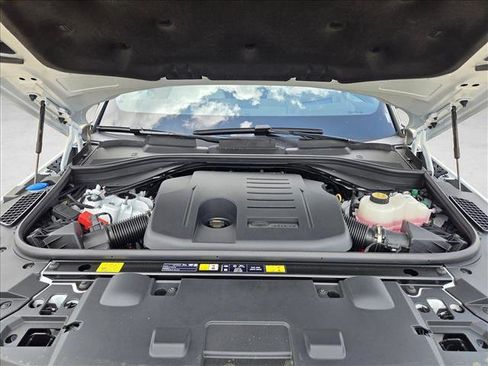 New 2026 Land Rover Range Rover Sport Dynamic SE AWD/4WD image 17