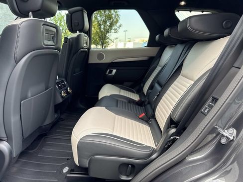 Certified 2024 Land Rover Discovery Dynamic SE AWD/4WD image 14