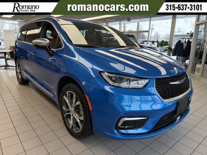 New 2026 Chrysler Pacifica Pinnacle