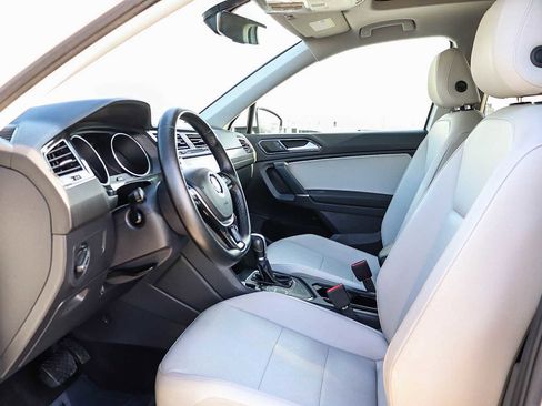 Used 2018 Volkswagen Tiguan SEL image 18