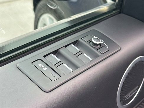 Used 2018 Land Rover Discovery HSE Luxury image 14