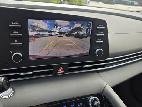 Used 2023 Hyundai Elantra Blue FWD image 20