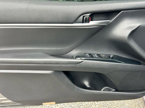 Used 2019 Toyota Camry SE w/ Convenience Package FWD image 7
