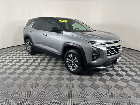 Used 2026 Chevrolet Equinox LT w/ Convenience Package II FWD image 3
