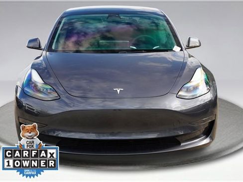 Used 2023 Tesla Model 3 Standard Range image 2