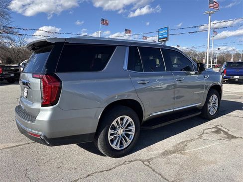 Used 2023 GMC Yukon SLT w/ SLT Luxury Package image 7