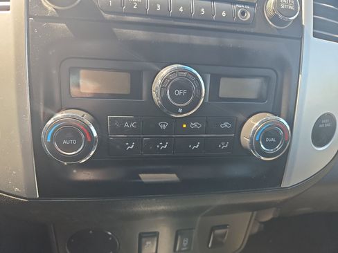 Used 2013 Nissan Frontier SV w/ SV Value Truck Pkg RWD image 19