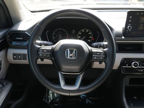 Used 2025 Honda Pilot EX-L image 21