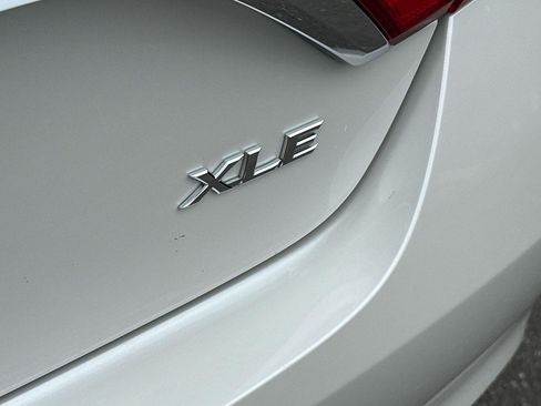 Used 2015 Toyota Camry XLE FWD image 8