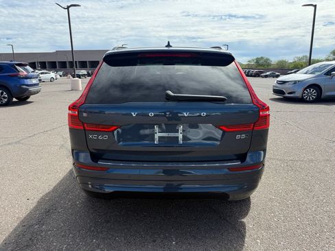 Used 2022 Volvo XC60 B5 Momentum w/ Advanced Package AWD/4WD image 6