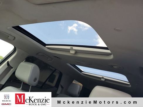 Used 2018 Chevrolet Traverse LT w/ LPO, Floor Liner Package AWD/4WD image 11