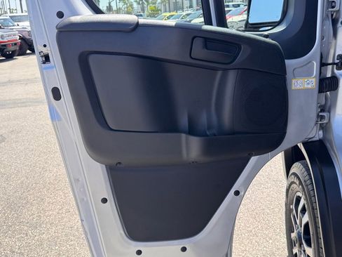 Used 2025 RAM ProMaster 2500 w/ Quick Order Package 22G SLT FWD image 12
