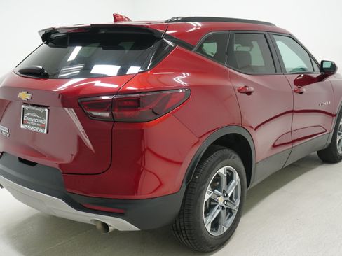 Used 2023 Chevrolet Blazer LT w/ Convenience Package FWD image 4