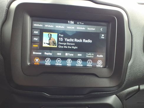 Used 2019 Jeep Renegade Altitude w/ Quick Order Package 2XM image 20