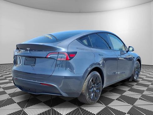 Used 2023 Tesla Model Y Long Range AWD/4WD image 5