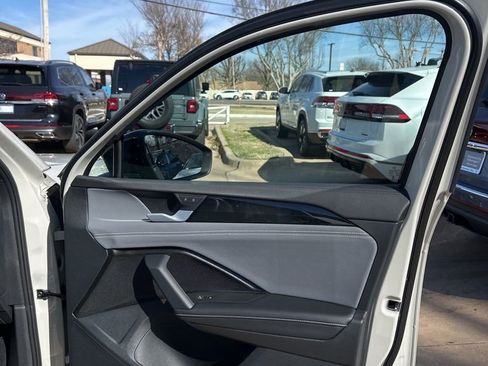 New 2026 Volkswagen Tiguan SE R-Line image 19