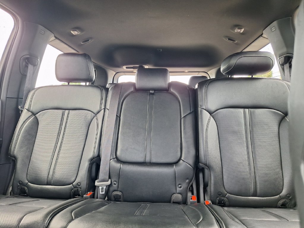 Used 2024 Jeep Wagoneer Series II w/ Flexible Seating Group RWD image 27