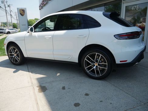 New 2026 Porsche Macan AWD/4WD image 3