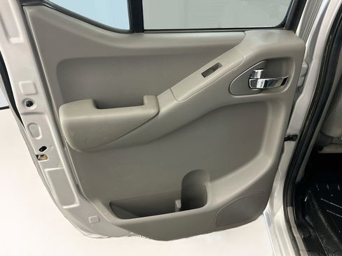 Used 2020 Nissan Frontier SV w/ SV Utility Package AWD/4WD image 26