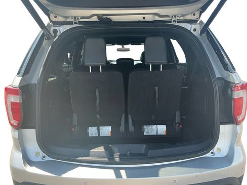 Used 2016 Ford Explorer XLT w/ Equipment Group 202A FWD image 24