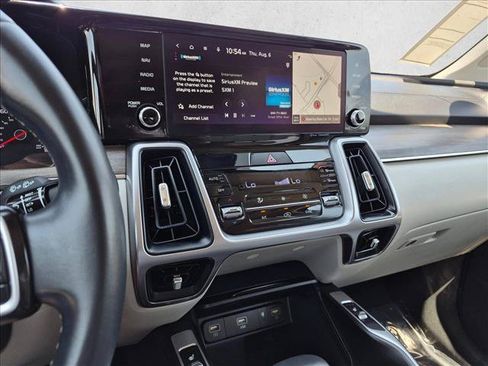 Used 2023 Kia Sorento S w/ Panoramic Sunroof Package AWD/4WD image 15