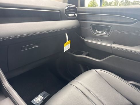 New 2026 Honda Pilot Touring image 17