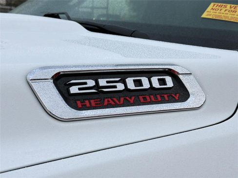 Used 2022 RAM 2500 Tradesman w/ Chrome Appearance Group image 12