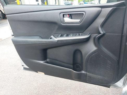 Used 2015 Toyota Camry SE FWD image 27