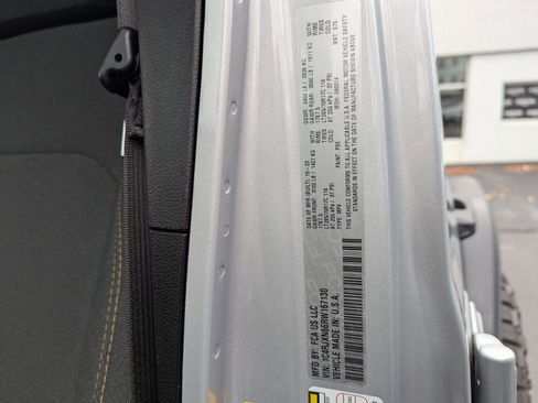 Used 2024 Jeep Wrangler Unlimited image 25