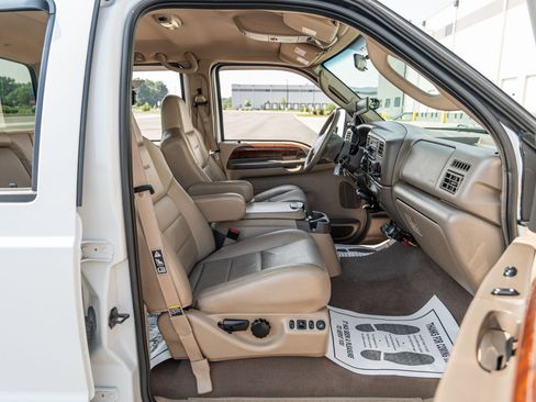 Used 2003 Ford F350 Lariat image 33