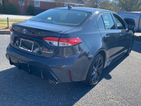 Used 2024 Toyota Corolla SE w/ SE Package image 13