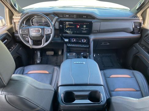 Used 2025 GMC Sierra 2500 AT4 w/ AT4 Premium Plus Package image 10