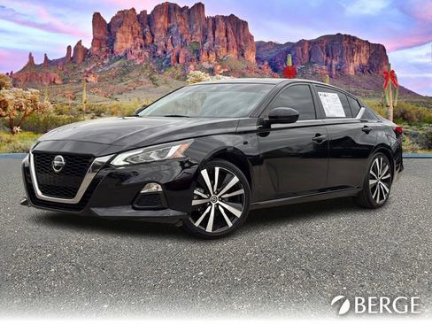 Used 2021 Nissan Altima 2.5 SR image 2