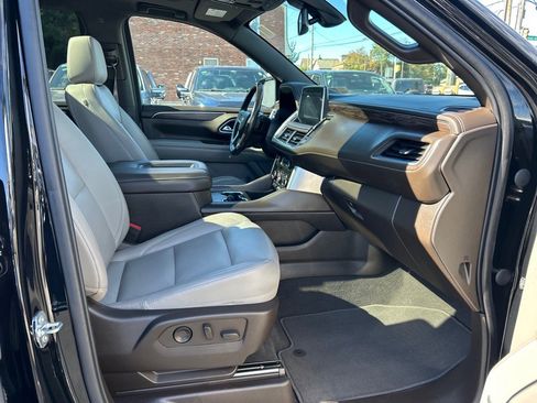 Used 2021 Chevrolet Tahoe LT w/ LT Signature Package image 21