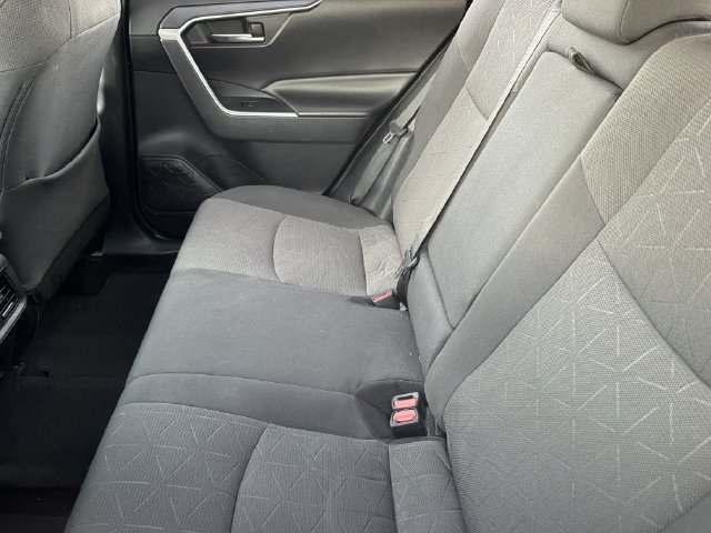 Used 2019 Toyota RAV4 XLE AWD/4WD image 9